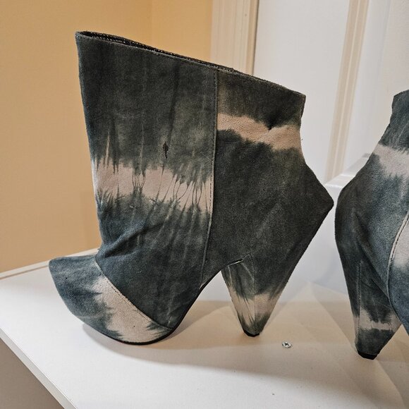 Irregular Choice Shoes - Irregular Choice Architecture Inspired Boots